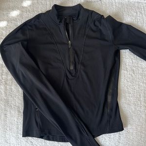 Black lululemon run cropped half zip-ribbed